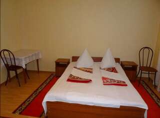 Мини-отель Мини-гостиница Кипарис Цандрыпш Бюджетный двухместный номер с 1 кроватью или 2 отдельными кроватями-1