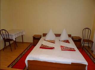 Мини-отель Мини-гостиница Кипарис Цандрыпш Бюджетный двухместный номер с 1 кроватью или 2 отдельными кроватями-10